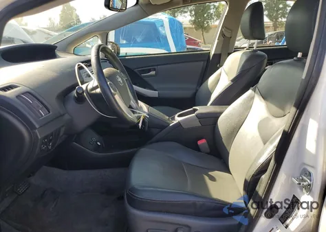 2013 Toyota Prius z USA, uszkodzony, nr VIN JTDKN3DU3D5575145